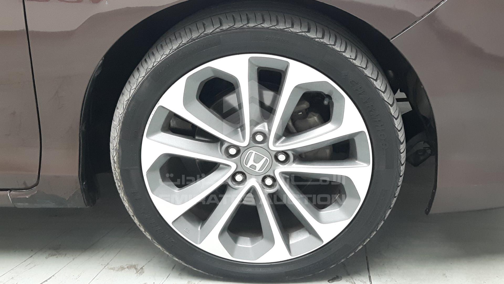 2013 HONDA ACCORD VIN: 1HGCT2275DA600184