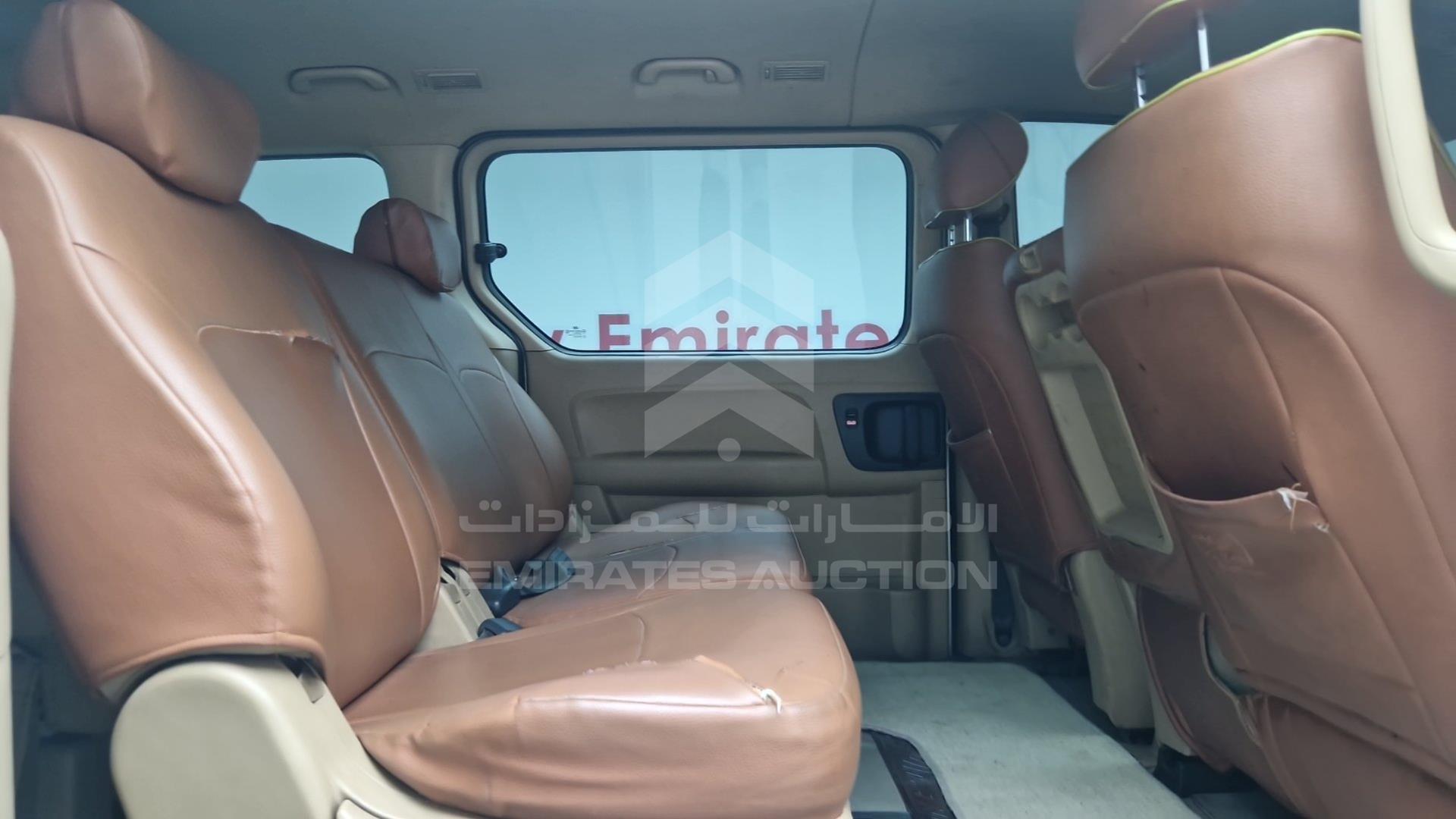 2012 HYUNDAI H1 VIN: KMHWH81R6CU371221