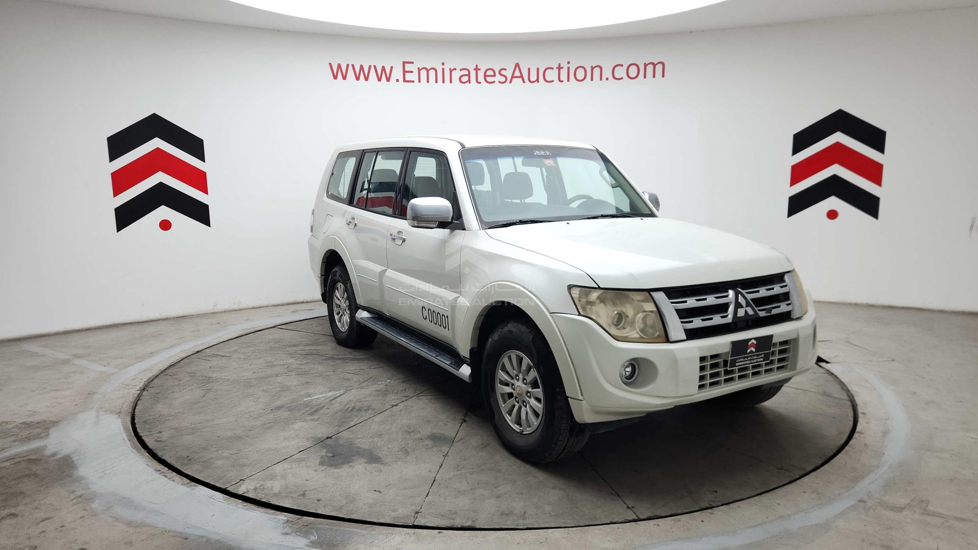2014 MITSUBISHI PAJERO VIN: JMYLRV95WEJ717770