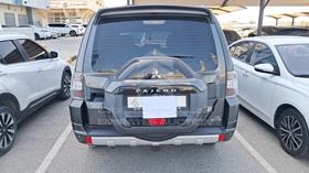2017 Mitsubishi Pajero — Rear View — Photo 6 — Thumbnail