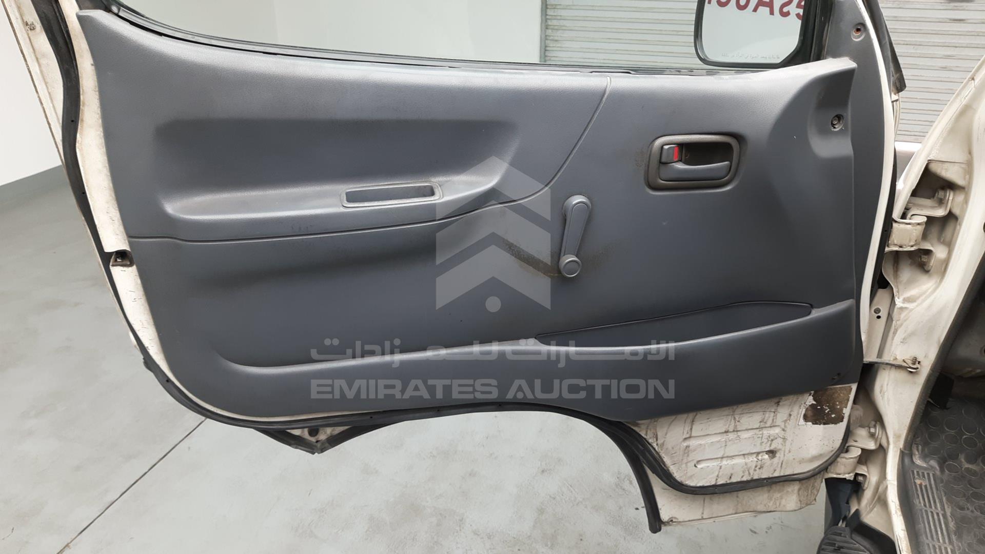 2003 TOYOTA HIACE VIN: JTCFR119537009974