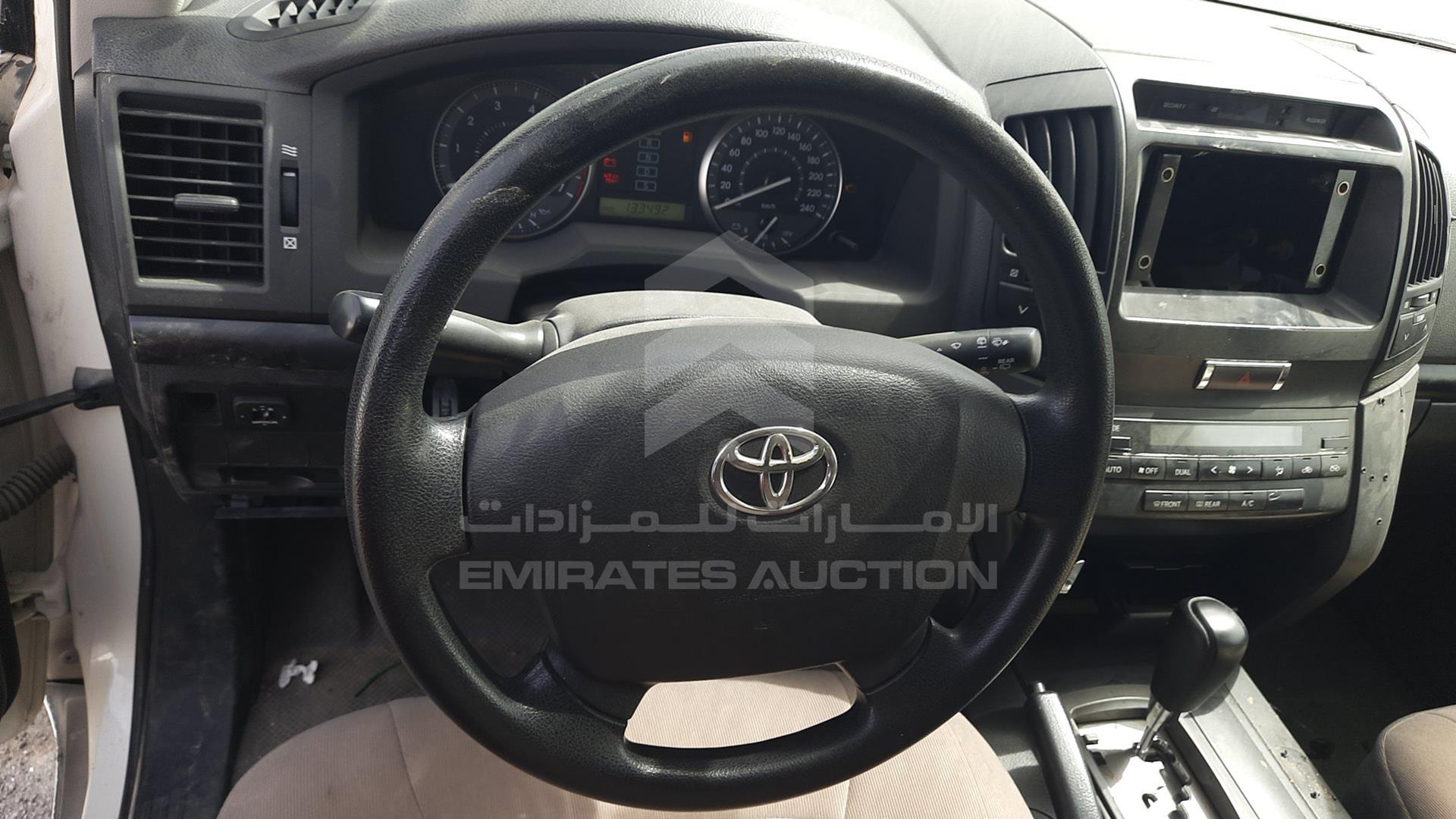 2011 TOYOTA LAND CRUISER VIN: JTMDU09J0B4035070