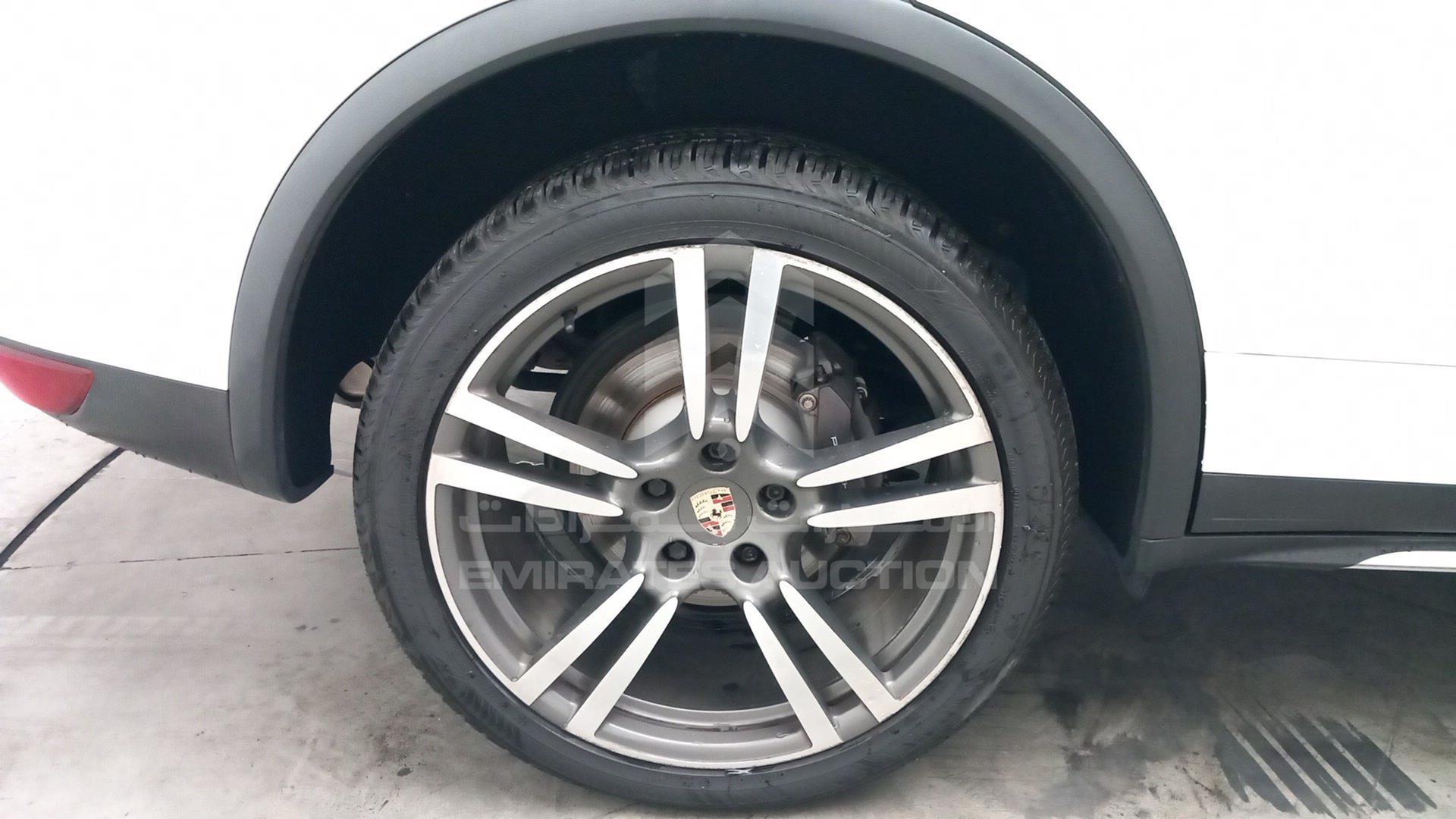 2013 PORSCHE CAYENNE VIN: WP1ZZZ92ZDLA00806