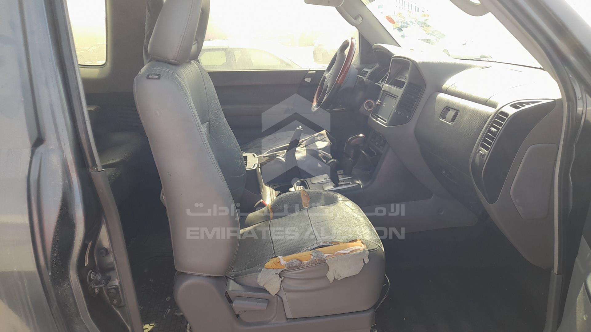 2005 MITSUBISHI PAJERO VIN: JMYMYV67W5J705237