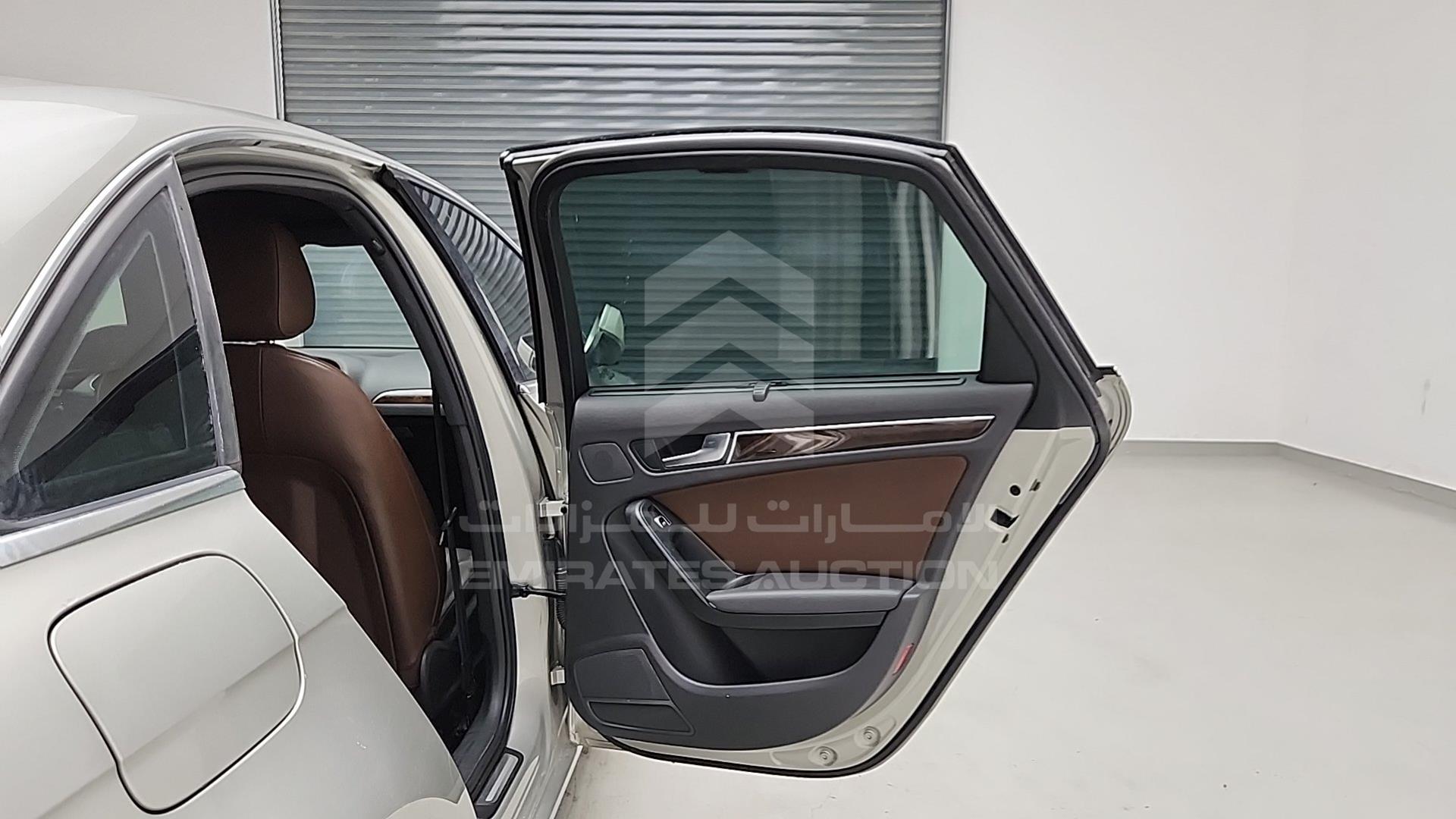 2015 AUDI A4 VIN: WAUACCFL2FN012075