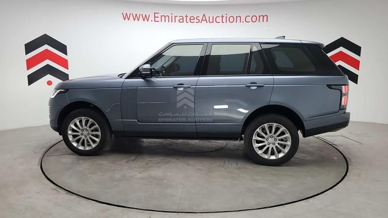 SALGA2BV6JA380966 Auction: EmiratesAuction Lot: 405807 SALGA2BV6JA380966 Range Rover Vogue SE 2018 BLUE Photo 45