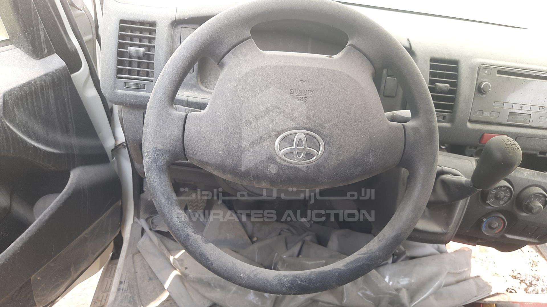 0 TOYOTA HIACE VIN: JTFHX02P7P0127998