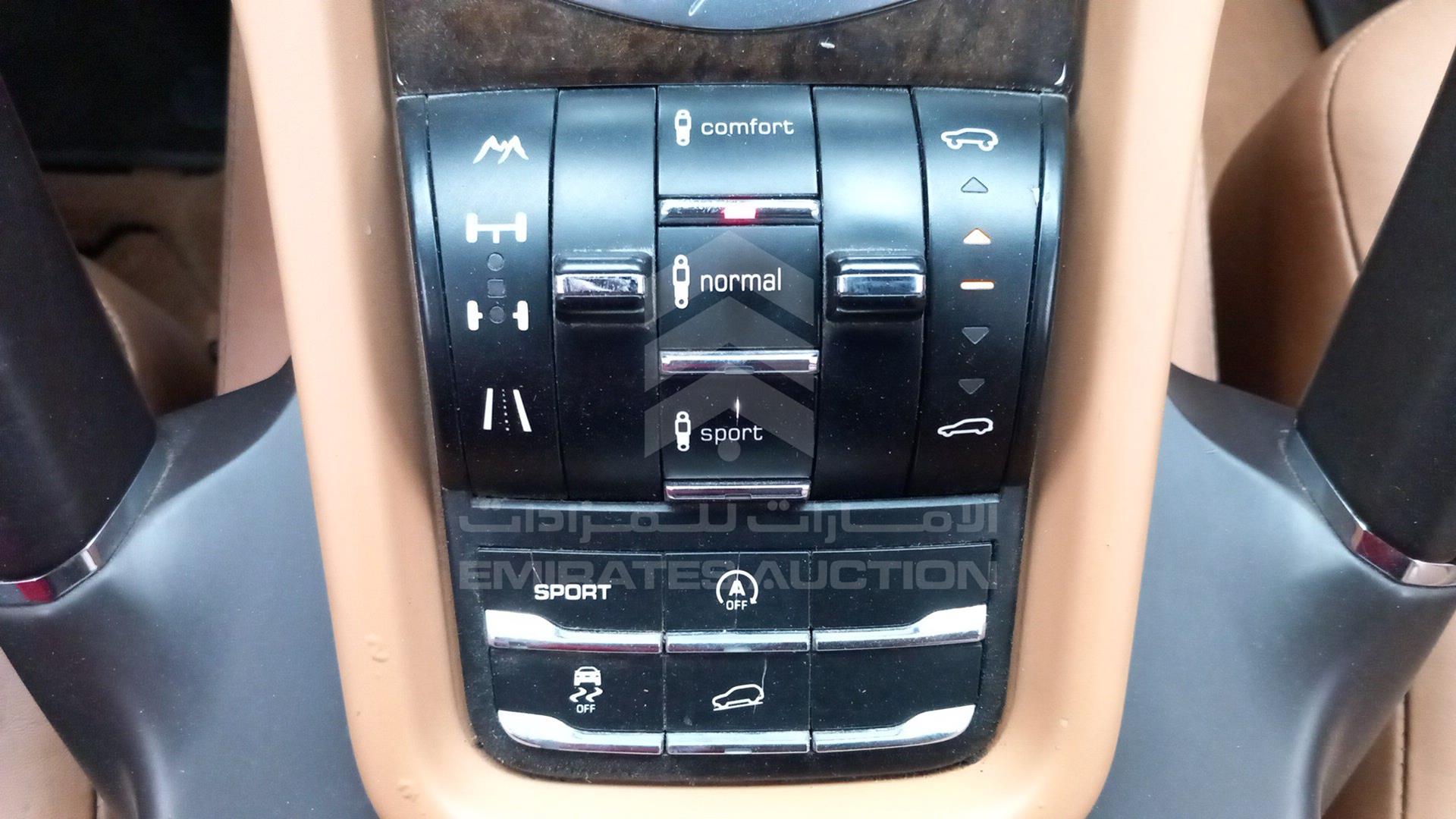 2013 PORSCHE CAYENNE VIN: WP1ZZZ92ZDLA81351