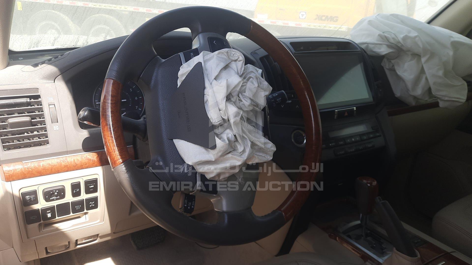 2015 TOYOTA LAND CRUISER VIN: JTMHU09J8F4106121