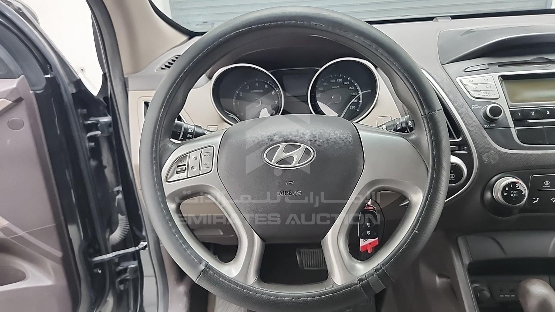 2011 HYUNDAI TUCSON VIN: KMHJT81B9BU103998