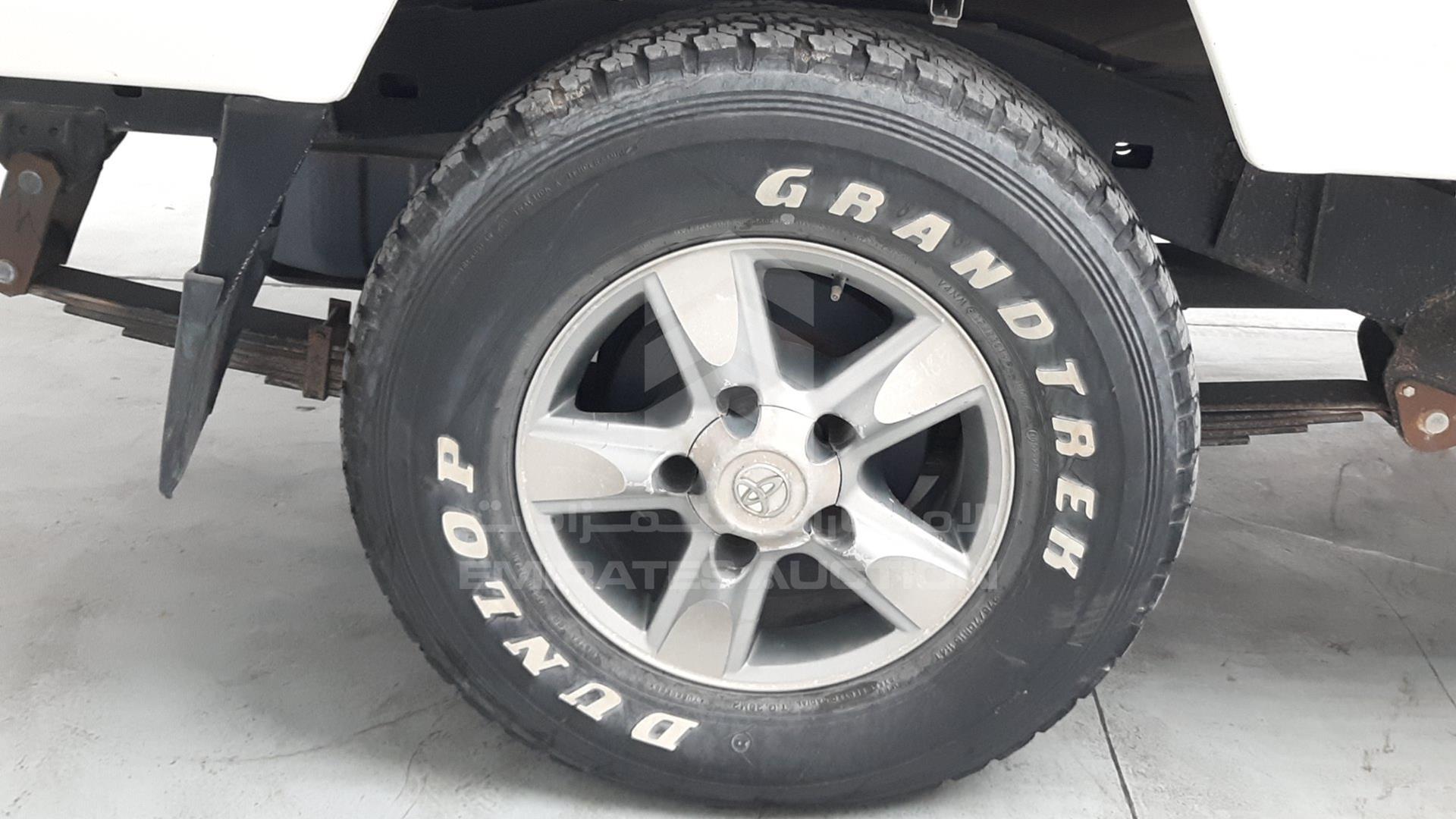 2013 TOYOTA LAND CRUISER VIN: JTFLU73J9D4538474