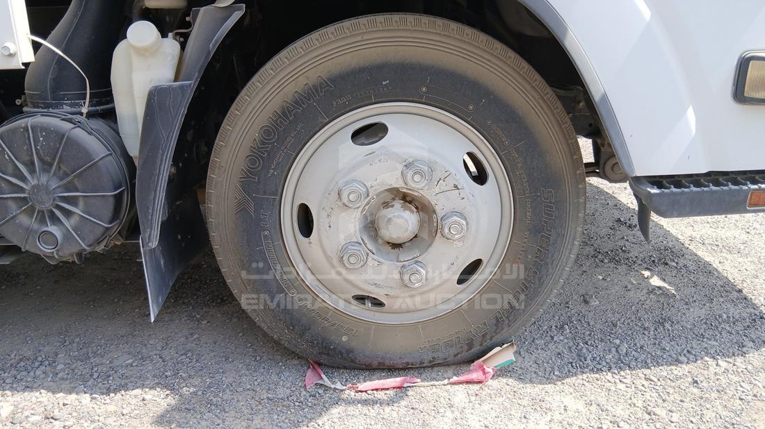 2009 Isuzu Reward NP — Front Right Tyre — Photo 28
