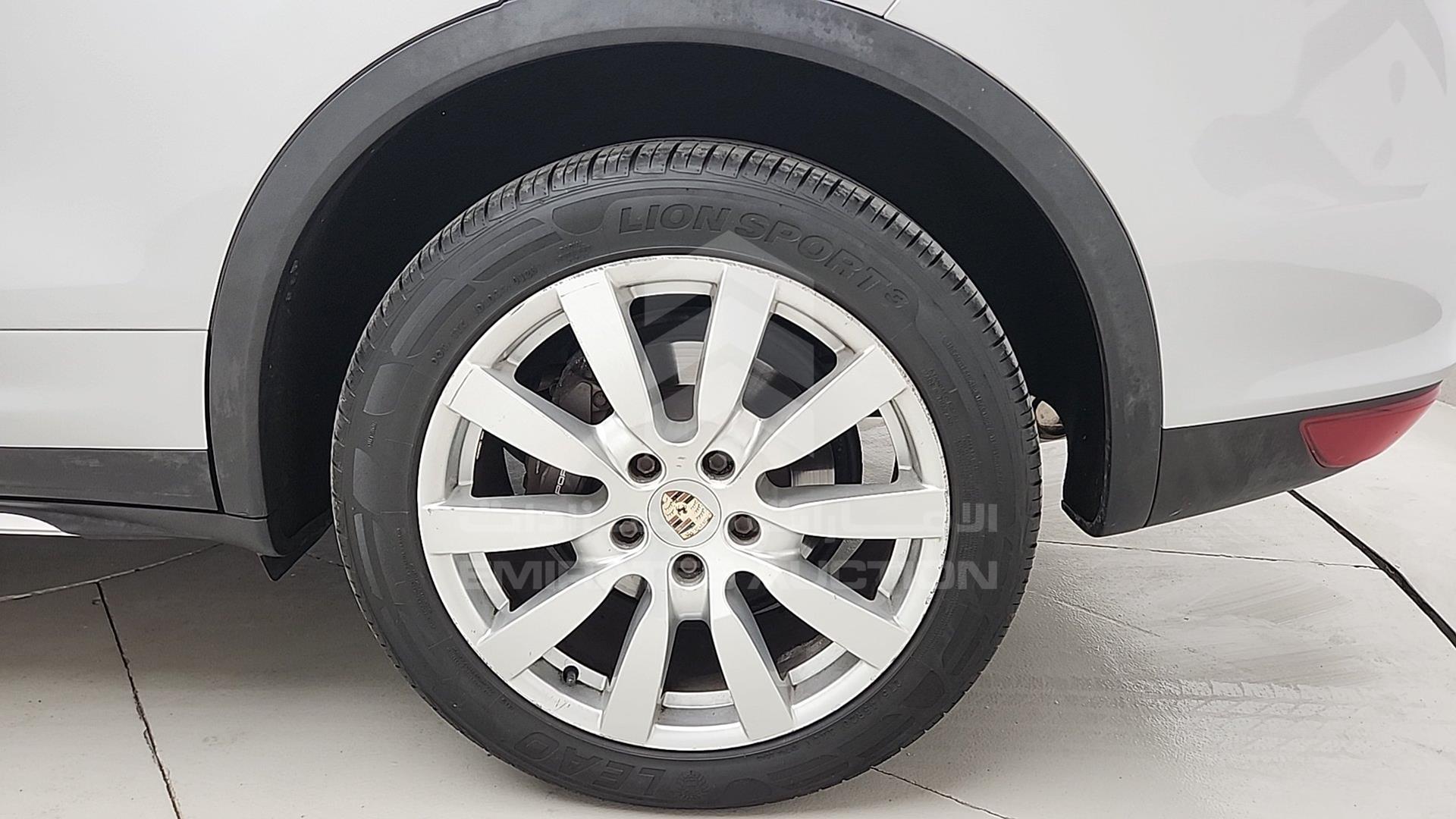 2013 PORSCHE CAYENNE VIN: WP1ZZZ92ZDLA01710