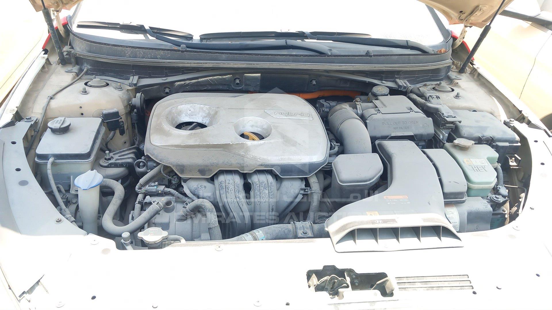 2018 HYUNDAI SONATA VIN: KMHE24137JA082137