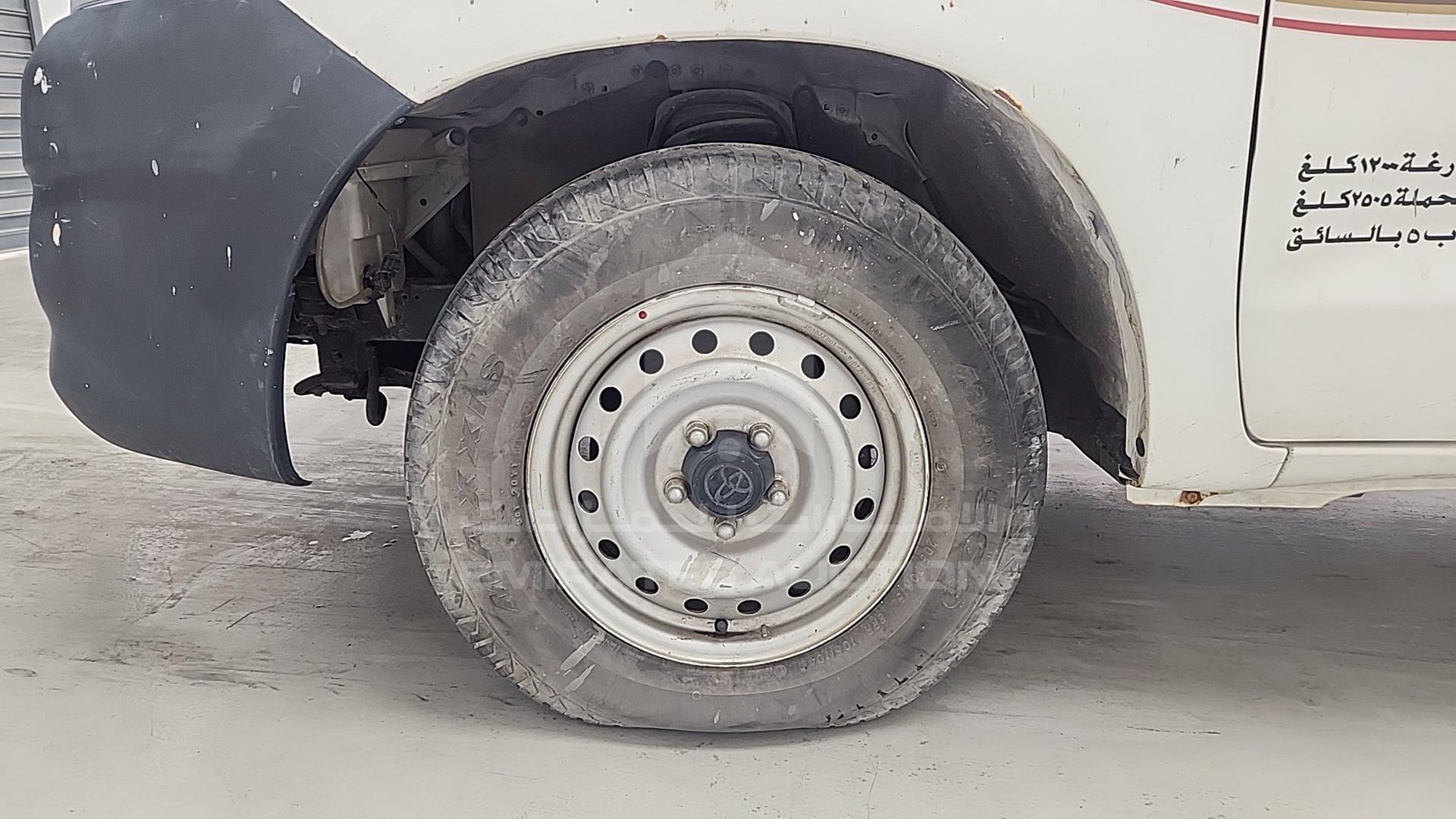 2015 TOYOTA HILUX VIN: MR0EW12G6F3032433