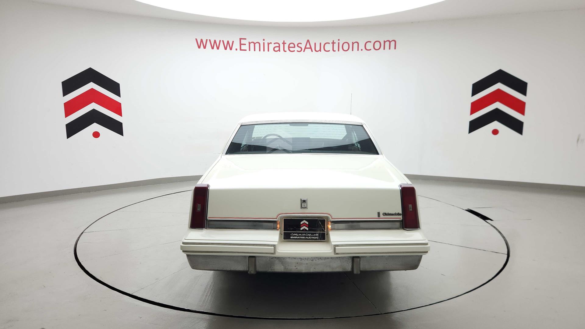 1985 OLDSMOBILE CUTLASS VIN: 2G3GM47Y2F2322720