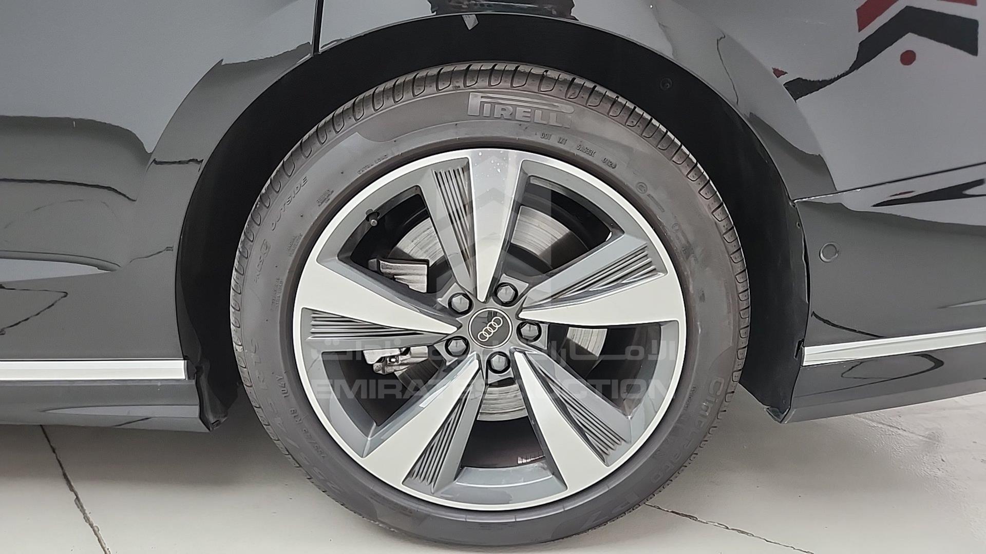 2025 AUDI A8 VIN: WAUZZZF85SN000643
