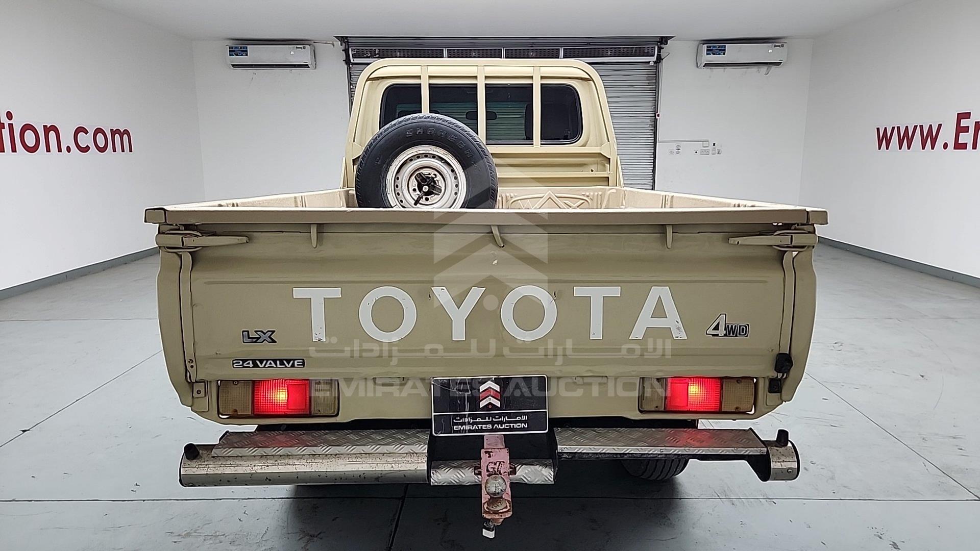2013 TOYOTA LAND CRUISER VIN: JTFLU73J1D4546021