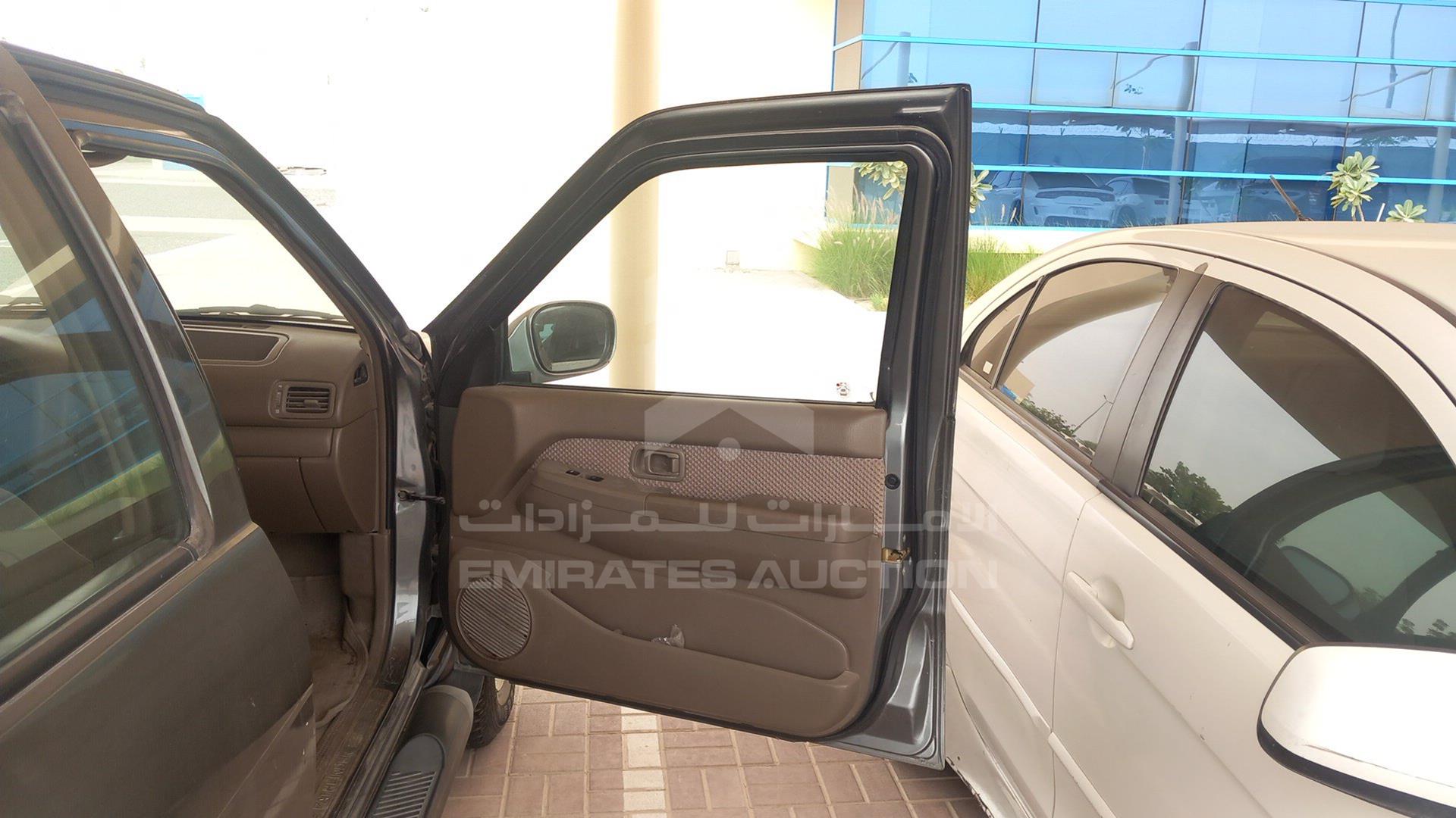 2005 NISSAN PATHFINDER VIN: JN8DR05Y75W808215