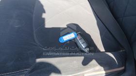 2019 Nissan Patrol — Keys — Photo 4 — Thumbnail