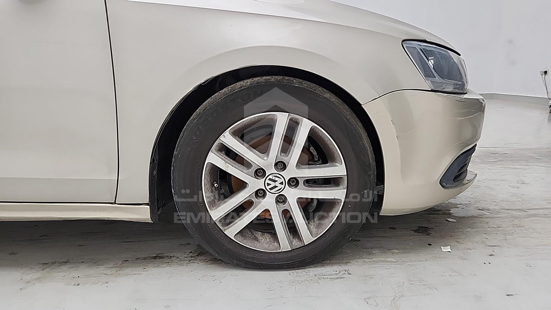 2014 VOLKSWAGEN JETTA VIN: WVWRV1AJ4EM215497