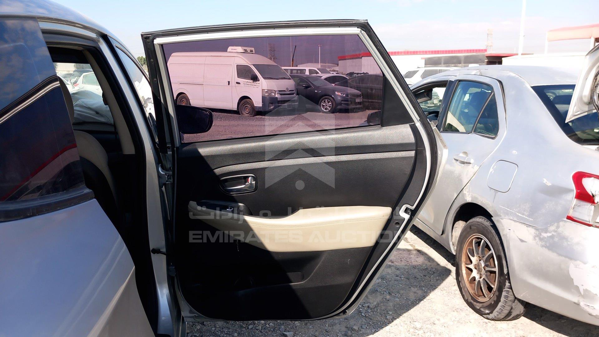 2018 KIA CARENS VIN: KNAHT8111J7187593