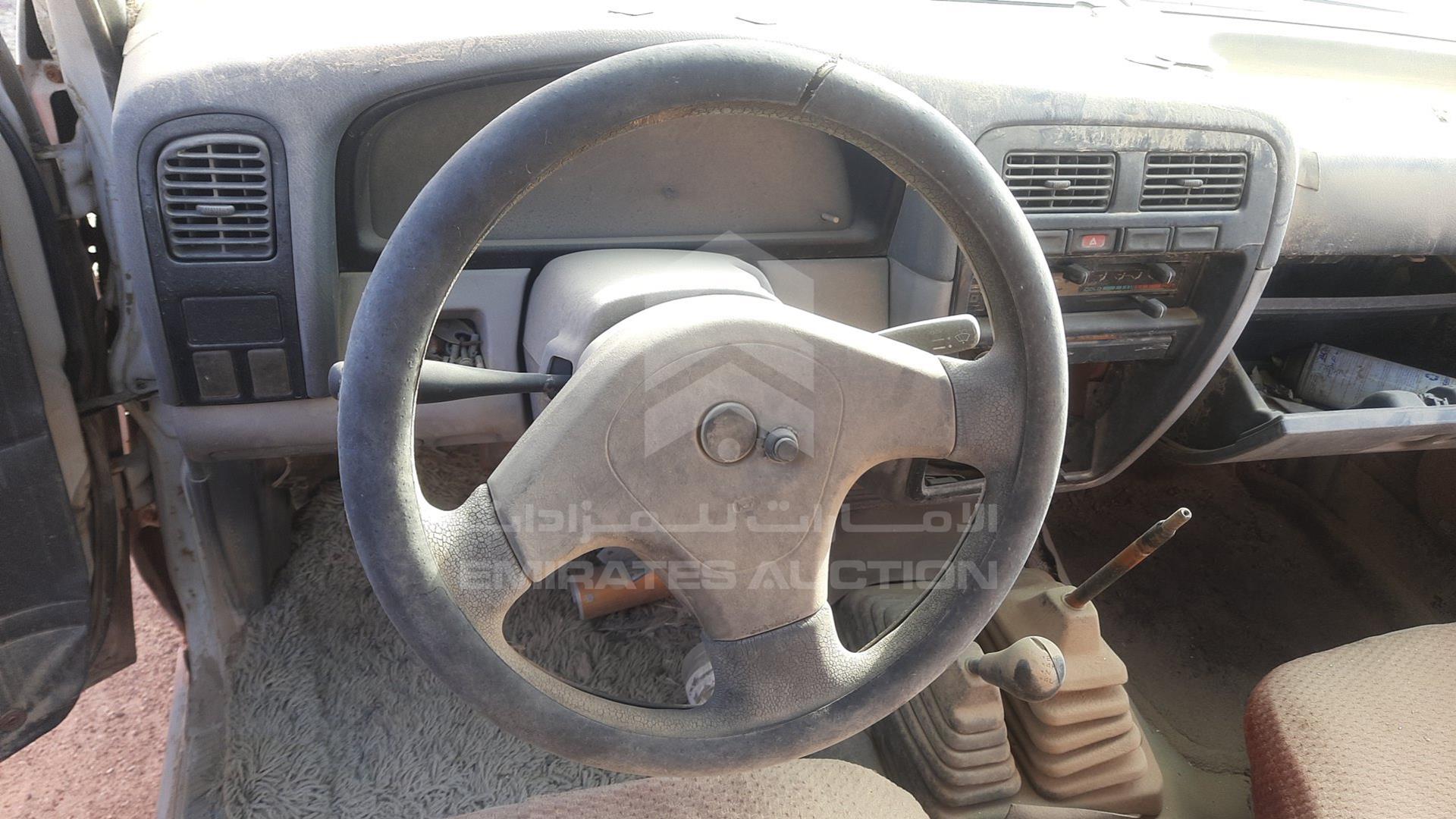 0 NISSAN PICKUP VIN: JN1CBUD21Z0450403
