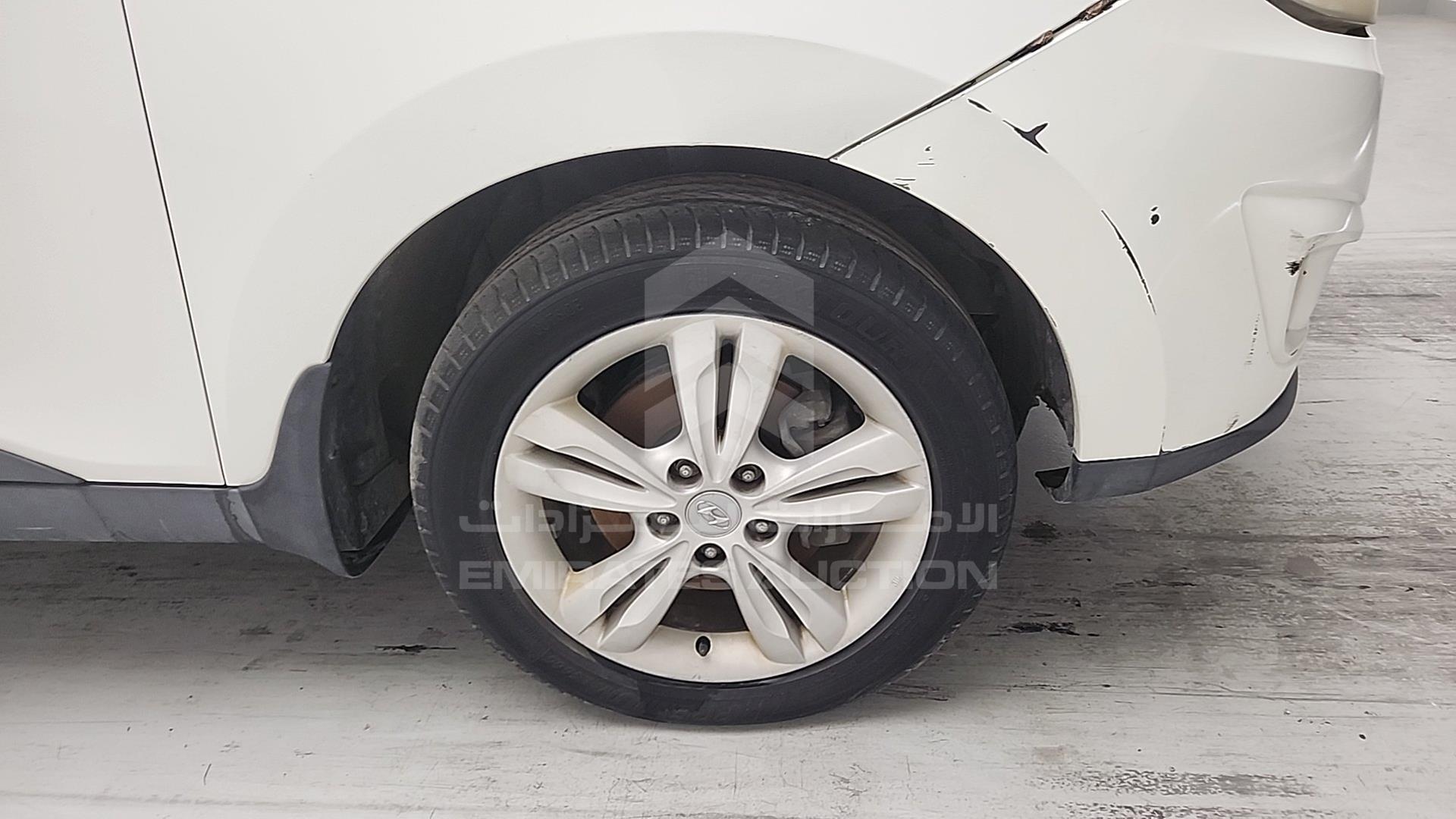 2011 HYUNDAI TUCSON VIN: KMHJT81B9BU132594