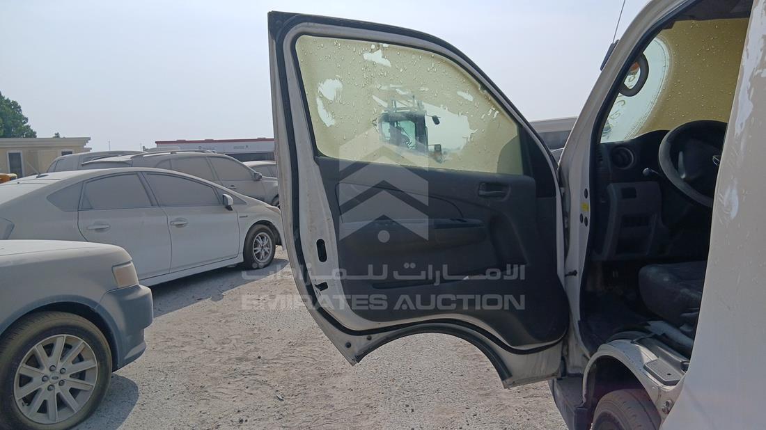 نيسان إن في 350 2015 — الباب الأمامي الأيسر — صورة 9