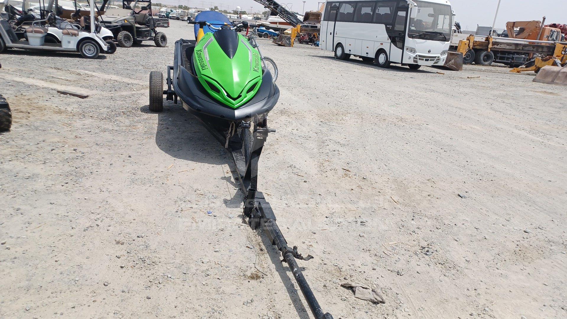 2011 JET SKI + TROLLEY KAWASAKI VIN: USKAW30978B111