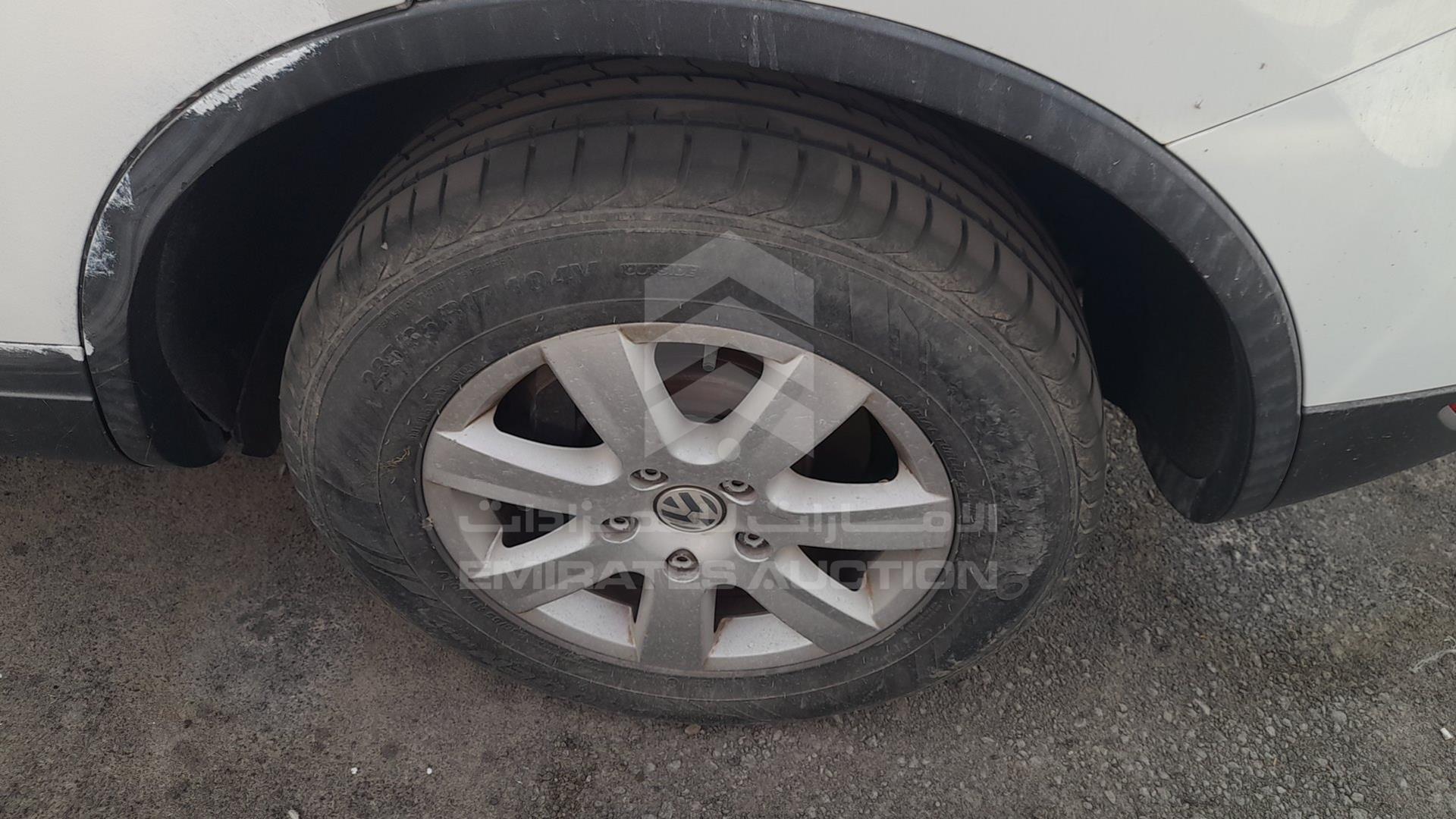 2013 VOLKSWAGEN TOUAREG VIN: WVGBC2BP7DD000304