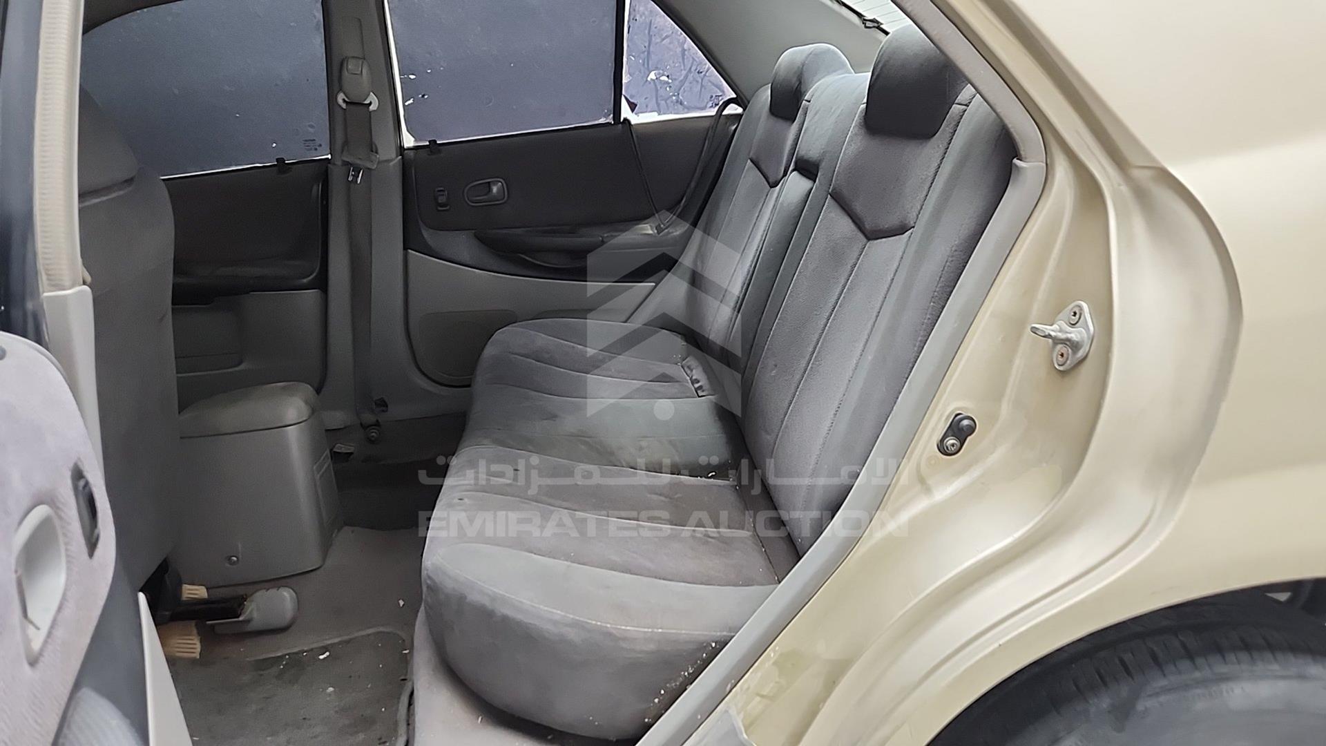 2002 MAZDA 323 VIN: JM7BJ12M821209520