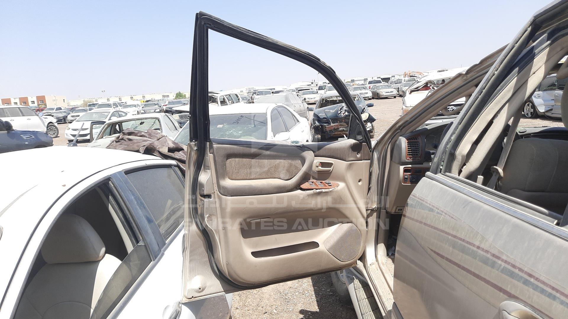 2006 TOYOTA LAND CRUISER VIN: JTEHT05J662084913