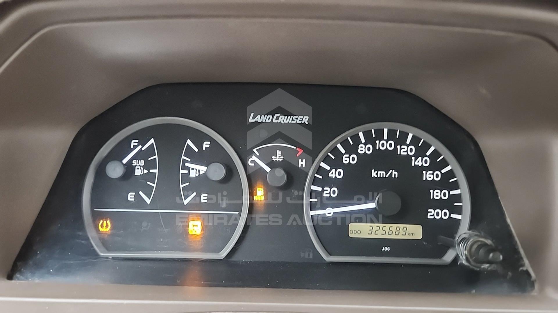 2018 TOYOTA LAND CRUISER VIN: JTFLV73J0J7503183