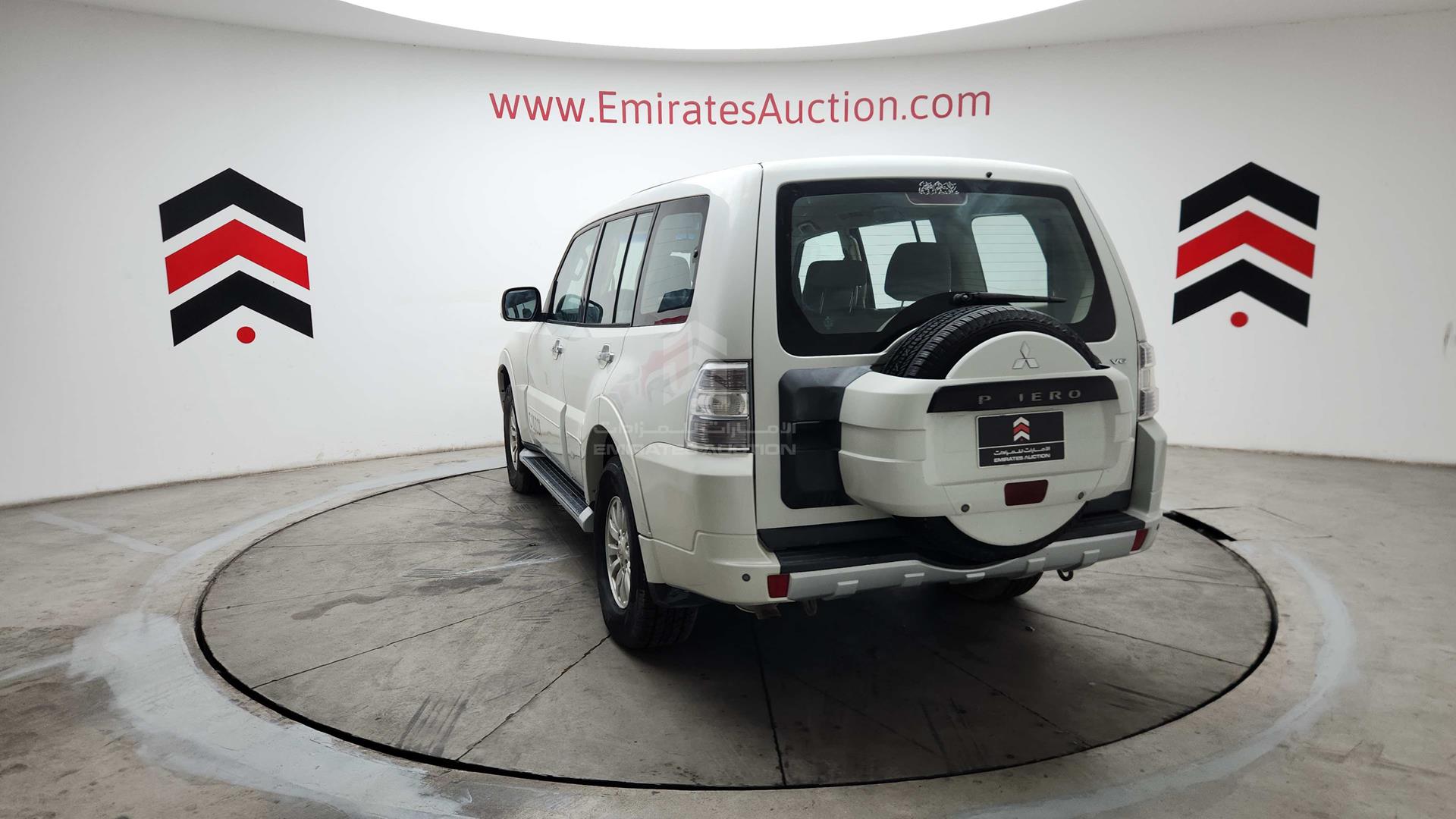 2014 MITSUBISHI PAJERO VIN: JMYLRV95WEJ717770