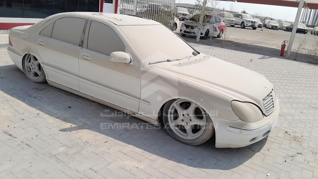 2001 Mercedes C 320 — Front Right Angle — Photo 9