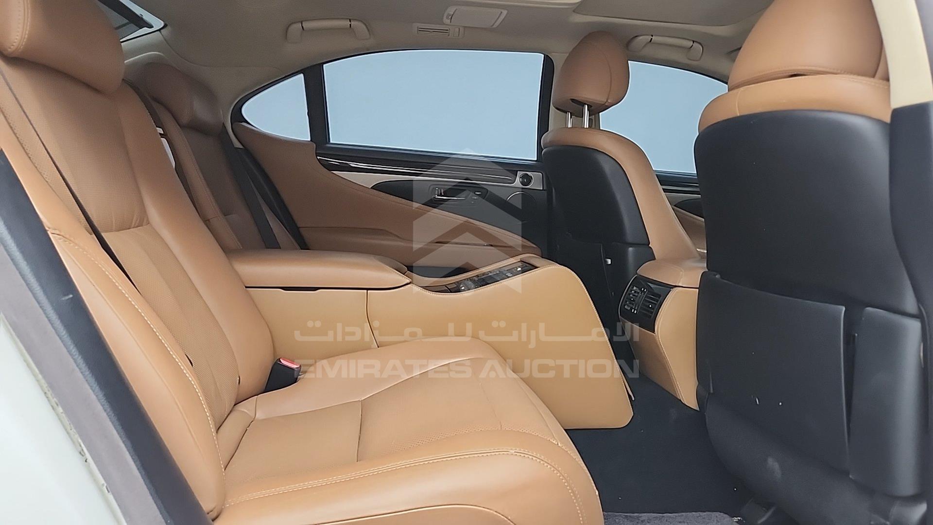 2014 LEXUS LS 460 L VIN: JTHGL46F8E5050906