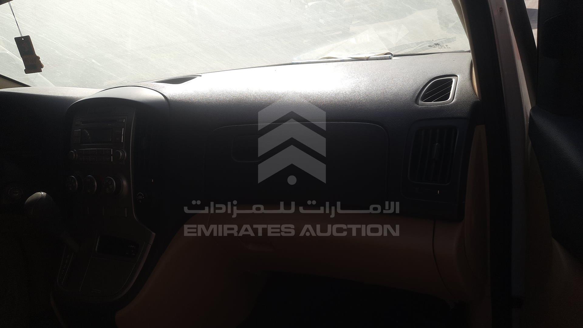 2016 HYUNDAI H1 VIN: KMJWA37R8GU761238
