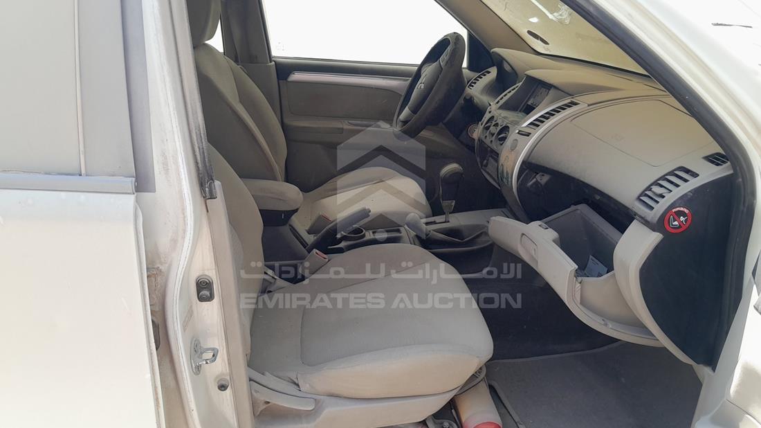 2009 Mitsubishi Pajero — Front Right Passenger Seat View — Photo 22