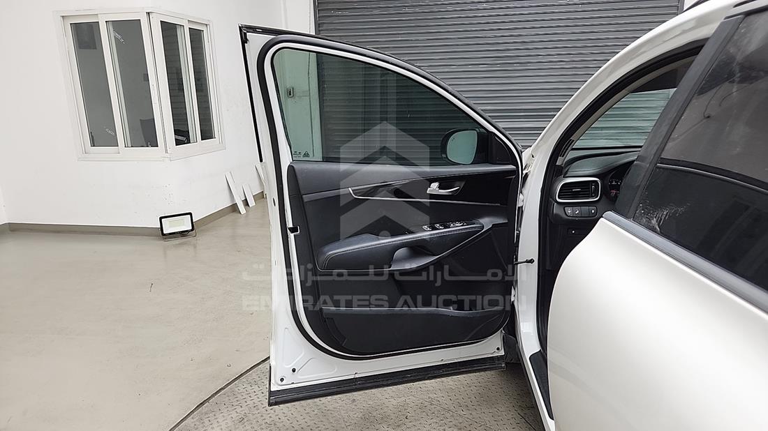 2019 Kia Sorento — Front Left Door — Photo 12