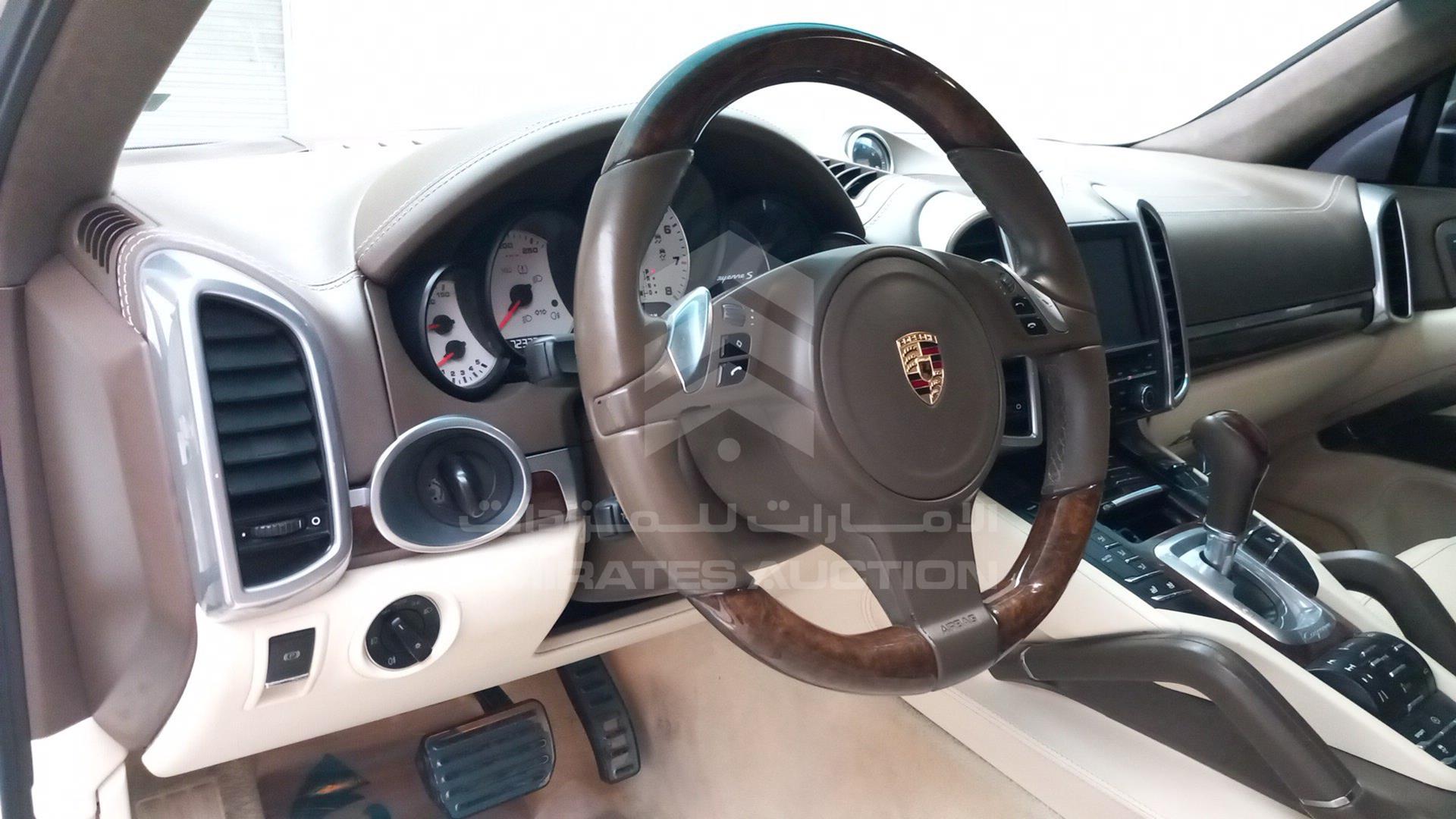 2011 PORSCHE CAYENNE VIN: WP1ZZZ92ZBLA49779