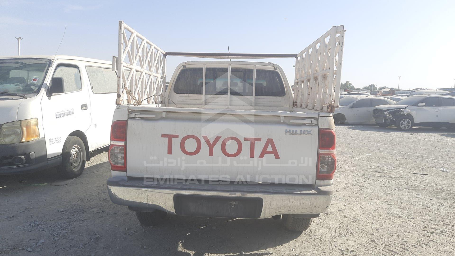 2014 TOYOTA HILUX VIN: MR0FX22G5E1111738