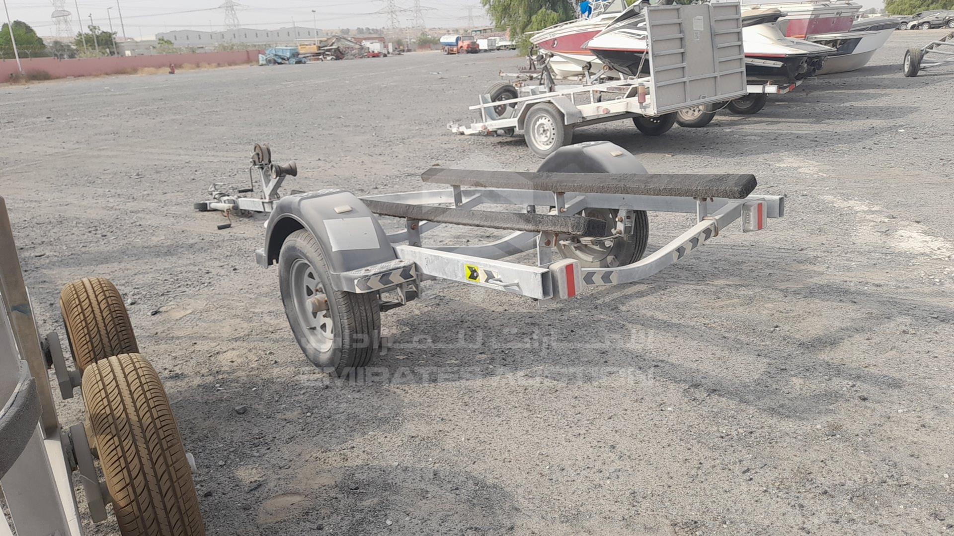 2019 TRAILER LOCAL VIN: D081353DXBTRAILER