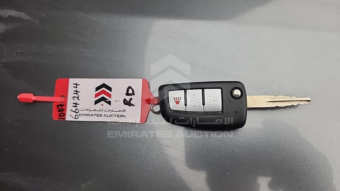 2020 Nissan Kicks — Keys — Photo 3