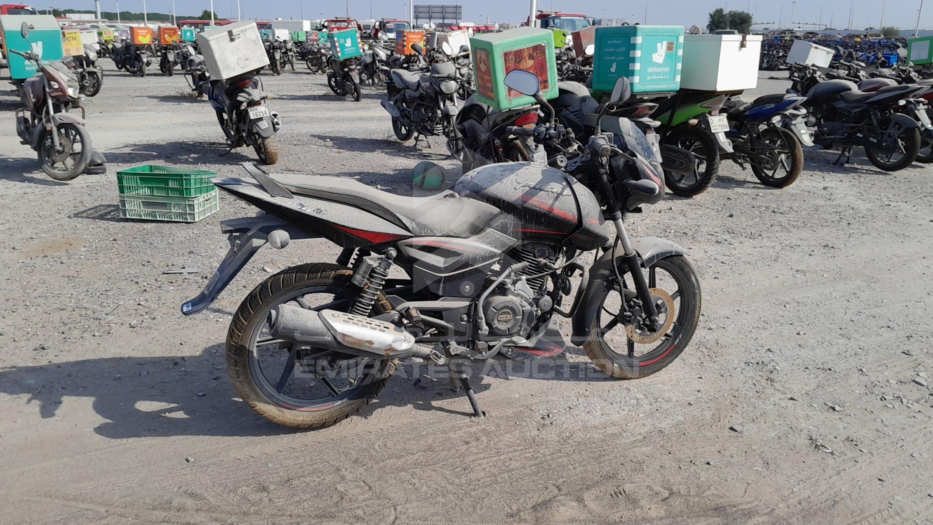 0 BAJAJ PULSAR VIN: MD2A11CX4LCE59290
