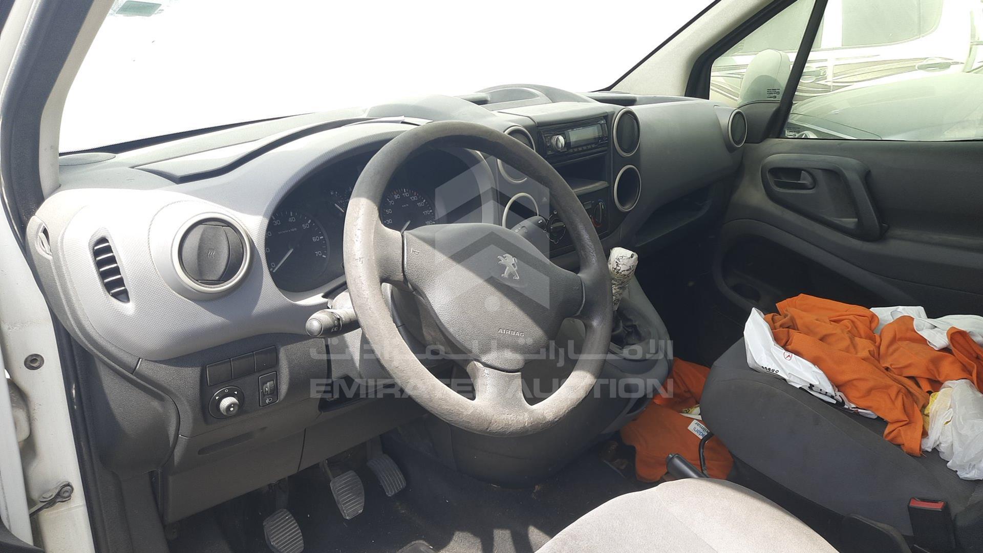 2015 PEUGEOT PARTNER VIN: VF37ENFUXFJ515832