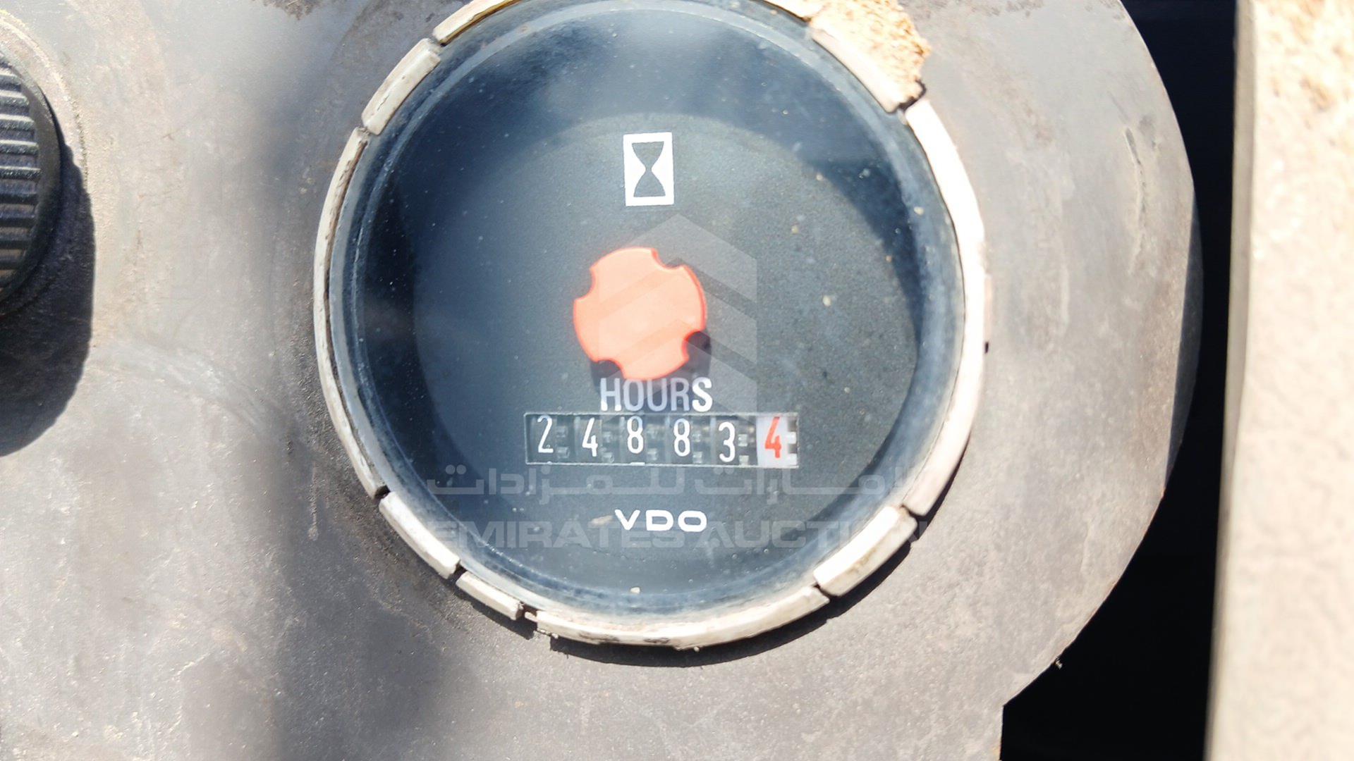 2011 VOLVO L120F VIN: VCEL120FC00026895