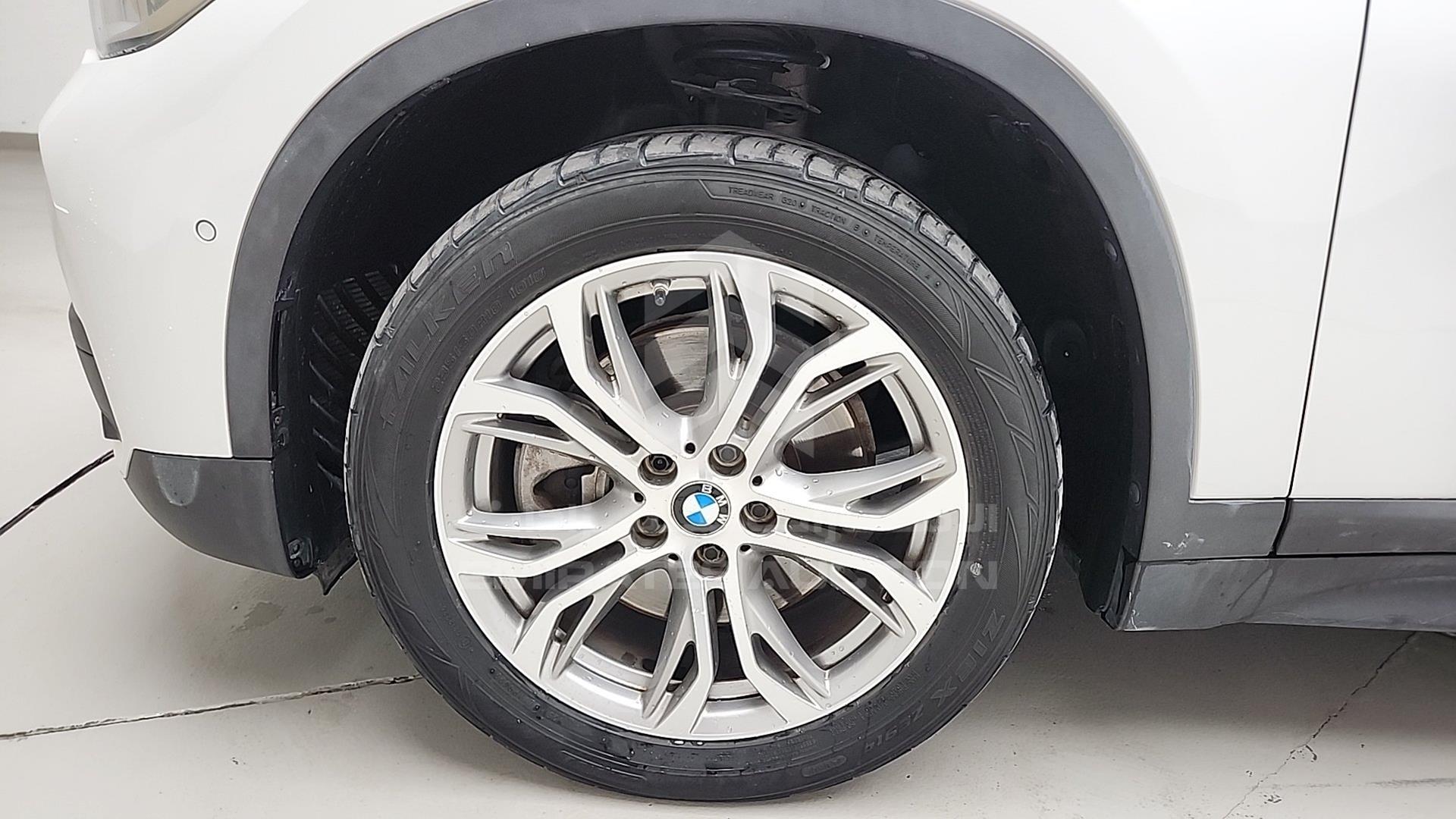 2018 BMW X1 VIN: WBAJG3106JEE24237
