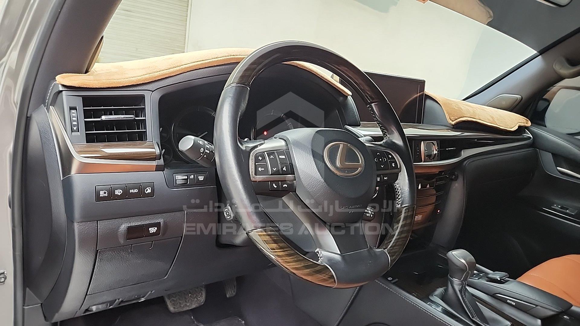 2018 LEXUS LX 570 VIN: JTJHY00W2J4259693