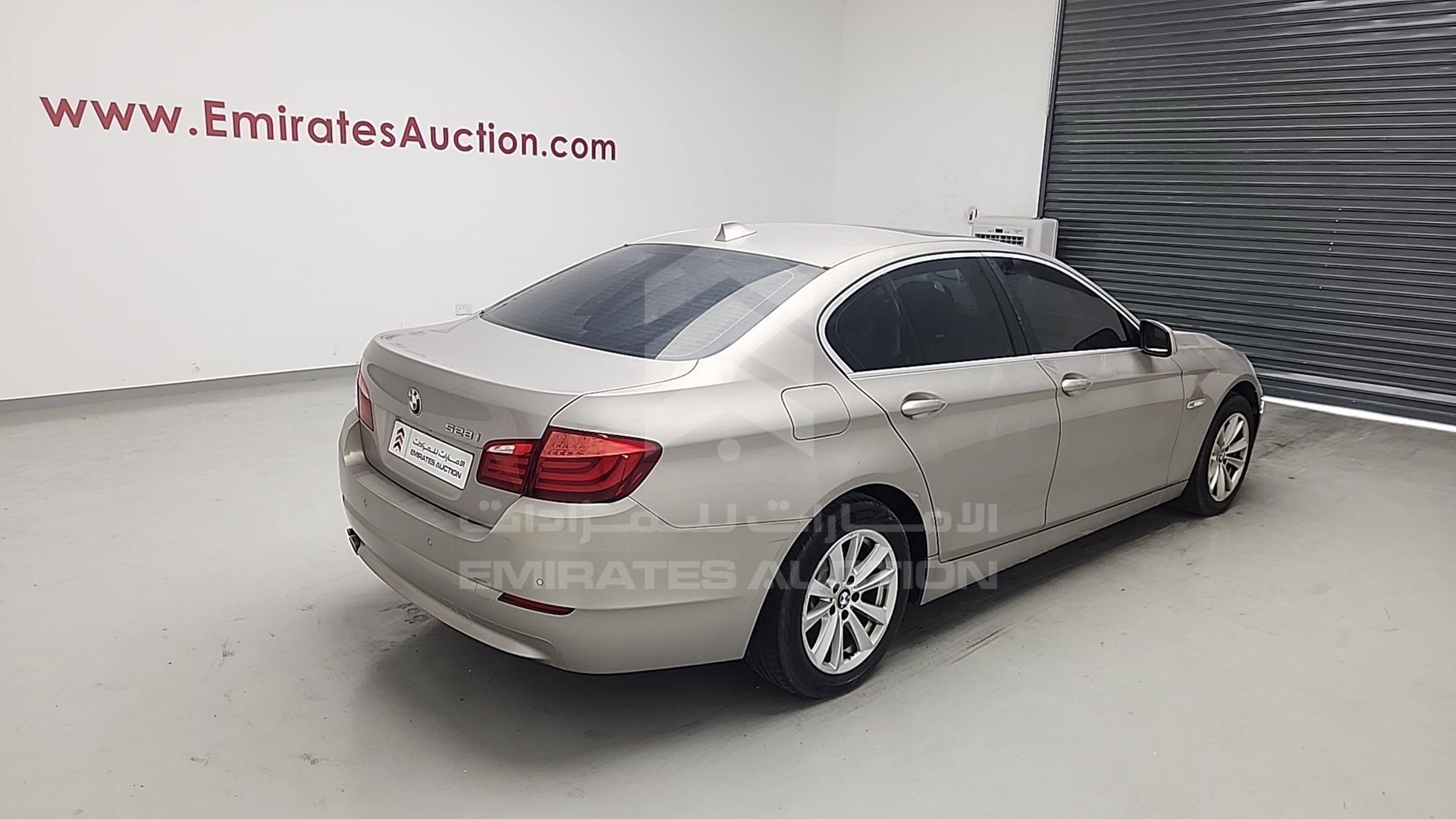 2013 BMW 528 VIN: WBAXG3107DDW40101